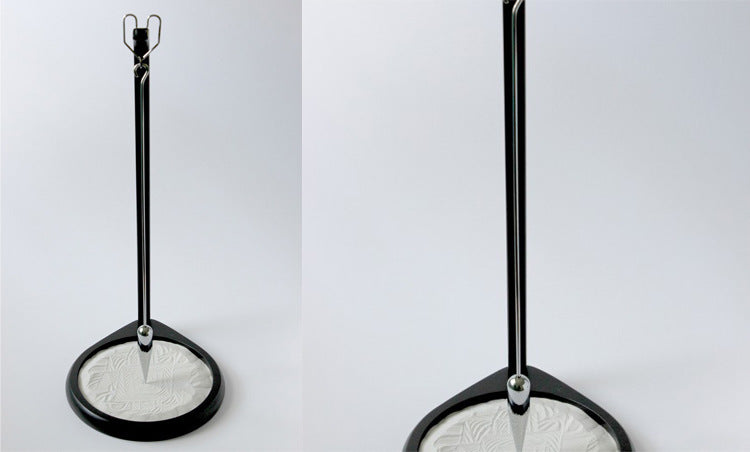 Gravity sand swing sand table